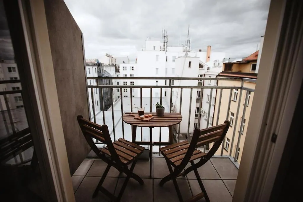 Loft Apartment With Balcony In Centre Prag Çek Cumhuriyeti