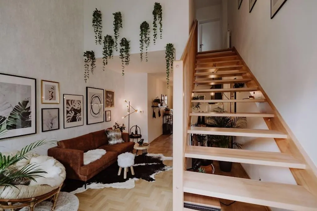Loft Apartment With Balcony In Centre Prag 0*,