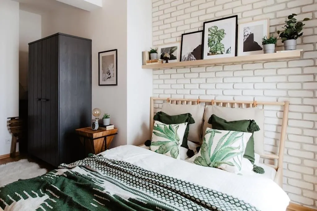 Loft Apartment With Balcony In Centre Prag Çek Cumhuriyeti
